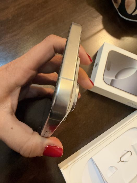 Iphone 16 pro- White titanium