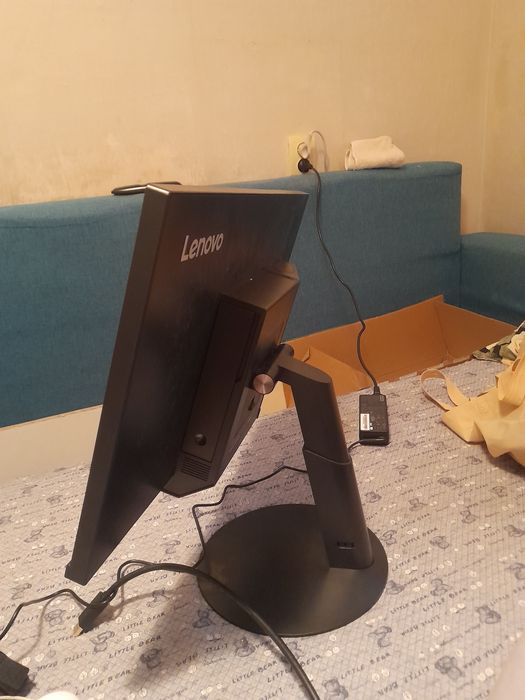 Монитор Lenovo 24