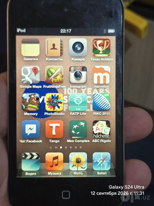 Ipod touch 8gb sotiladi