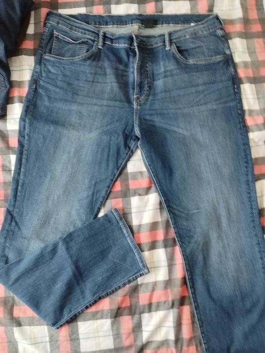 Pantaloni  bărbați H&M