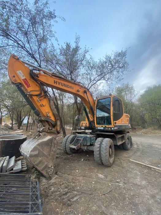 Экскаватор кубовик Hyundai robex 140w