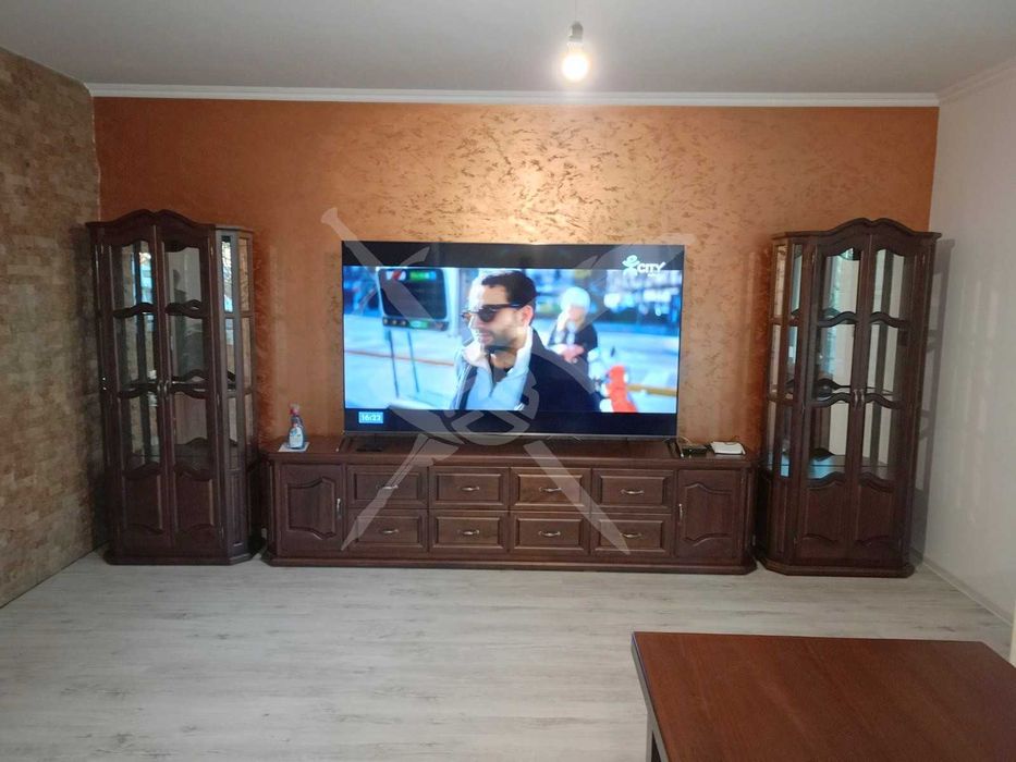 Продава се Къща в Пловдив, Прослав - 370 кв.м за 2240 €/кв.м - Снимка #2