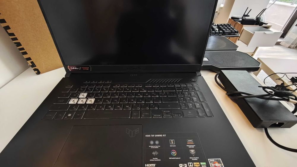 Геймърски лаптоп ASUS TUF A17/ RYZEN 7 6800H/ RTX 3070 / 16GB RAM / WINDOWS 11