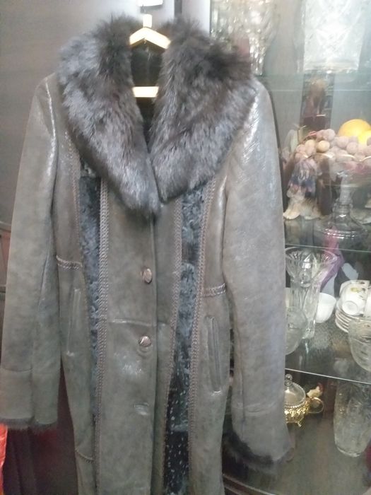 Продам натуральную дубленку.