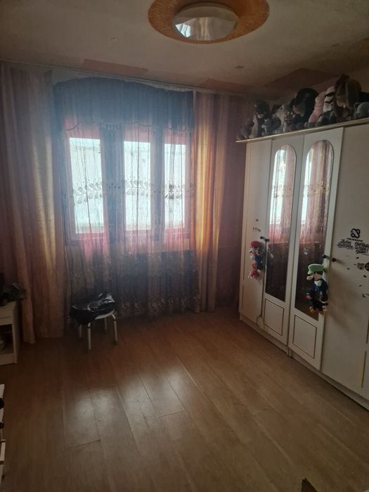Vând apartament.