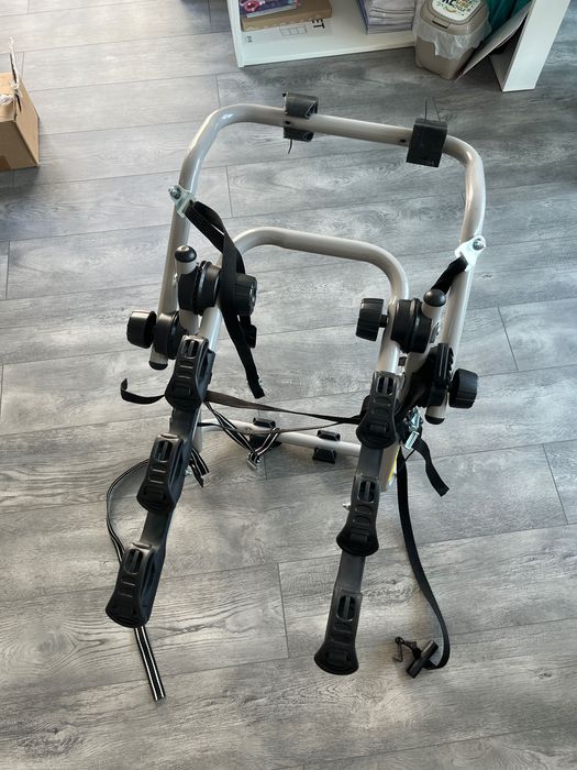 Suport bicicleta Peruzzo Venezia 388 cu prindere pe haion/portbagaj pentru 3 biciclete