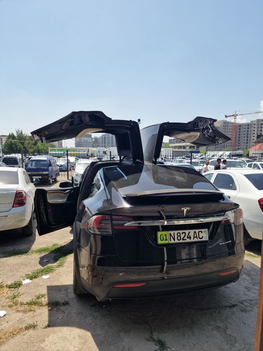 Tesla model X long range