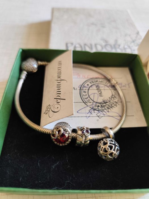 Оригинална Pandora 925 гривна с 3 талисмана + детска гривна, с кутии и сертификат