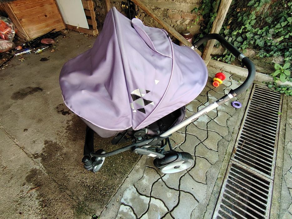 Бебешка количка, сгъваема кошара, корито със стойка!