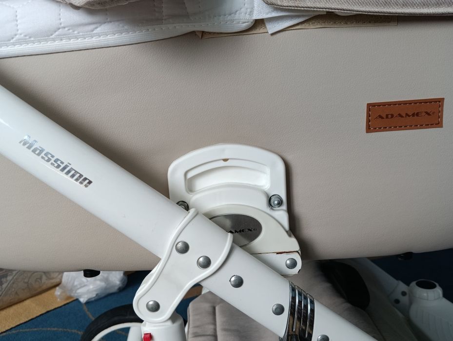 Продам коляску Adamex