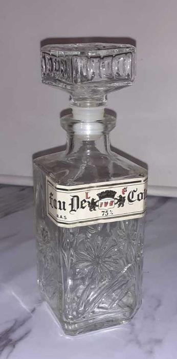 Парфюмерный флакон