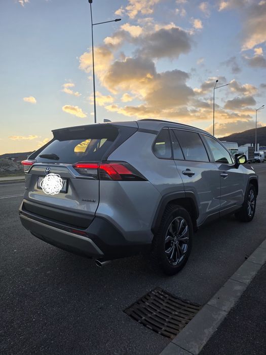 Toyota RAV4 Hybrid 2.5 HEV 218CP  Luxury • Piele • 36.000 km