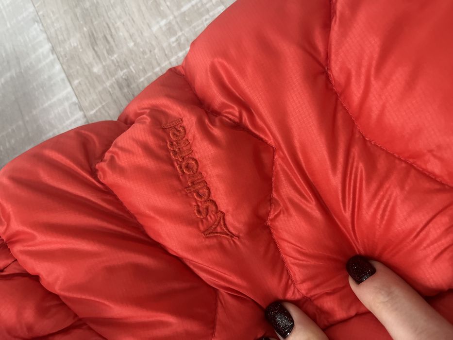 Дамско спортно яке