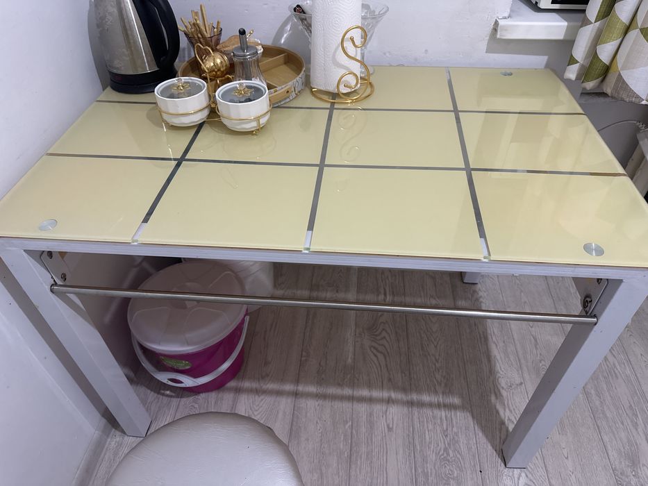 Продаю стол для кухни
