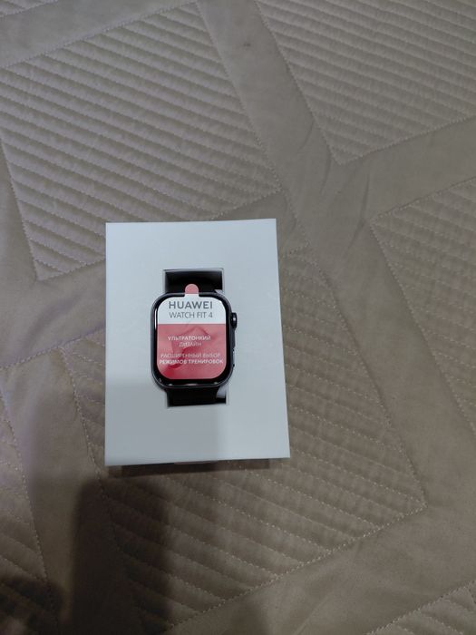 Продам смарт часы Huawei Watch Fit 4