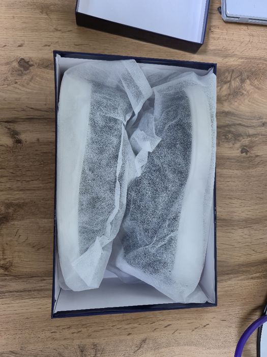 Кроссовки новые спортивные