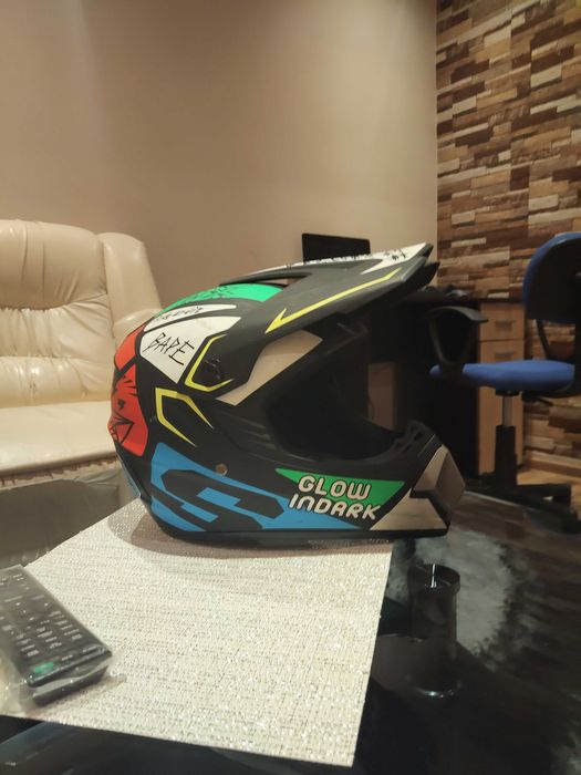 Продавам каска в добро състояние