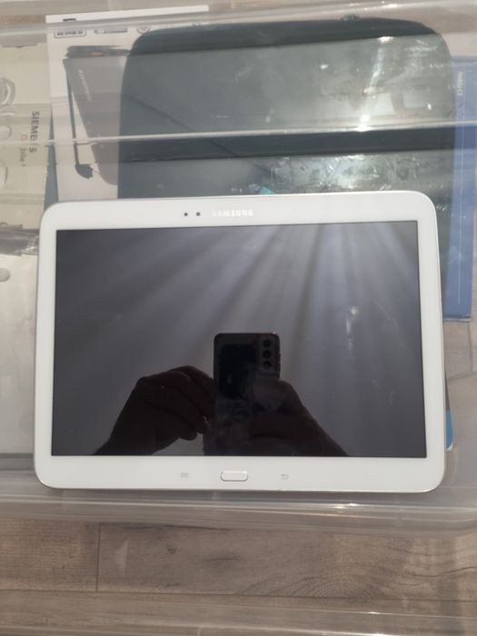 Vând tabletă Samsung GT P 5200