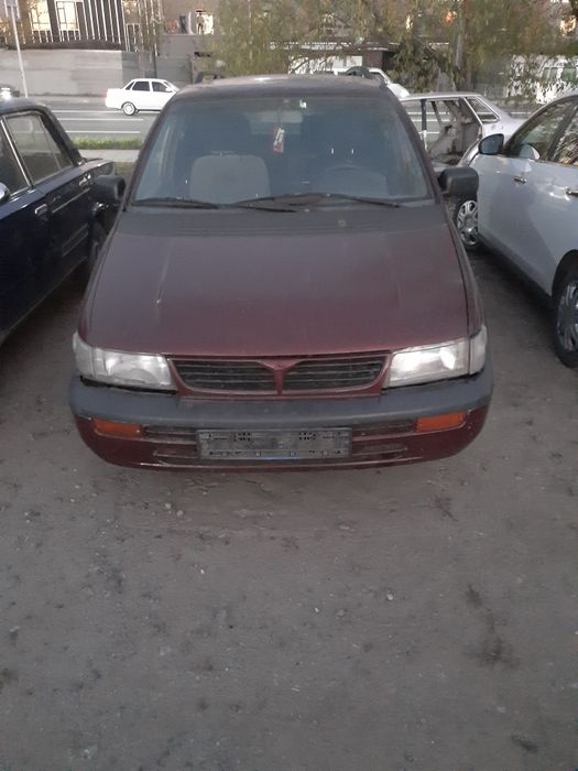 Mitsubishi space wagon
