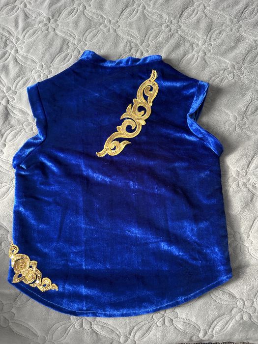 Продам , жилетку