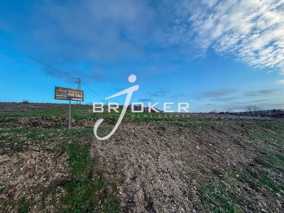 Парцел в Кърджали, област-с.Енчец площ 1000 цена 65000