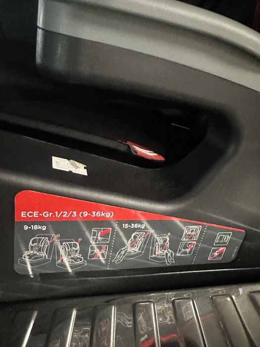 Vând scaun auto Joie Elevate 9–36 kg – utilizat de 2-3 ori