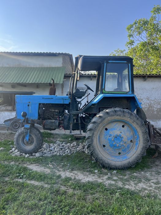 Traktor sotiladi Srochni