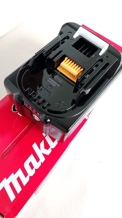 O buc. baterie Makita de 6a Nou