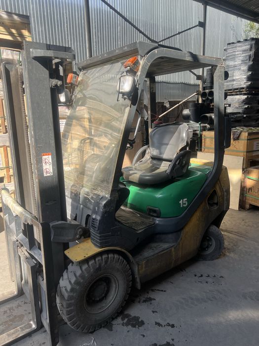 Продам вилочный  погрузчик Komatsu
