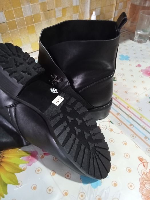 Продам полусапожки женские