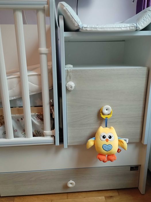 Бебешко легло с люлка, с включена антирефлуксна  възглавница