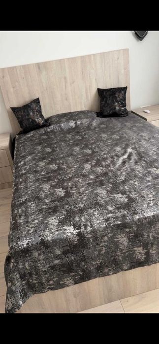 vand draperie si cuverturi noi,draperia  este cu capse pt galarie