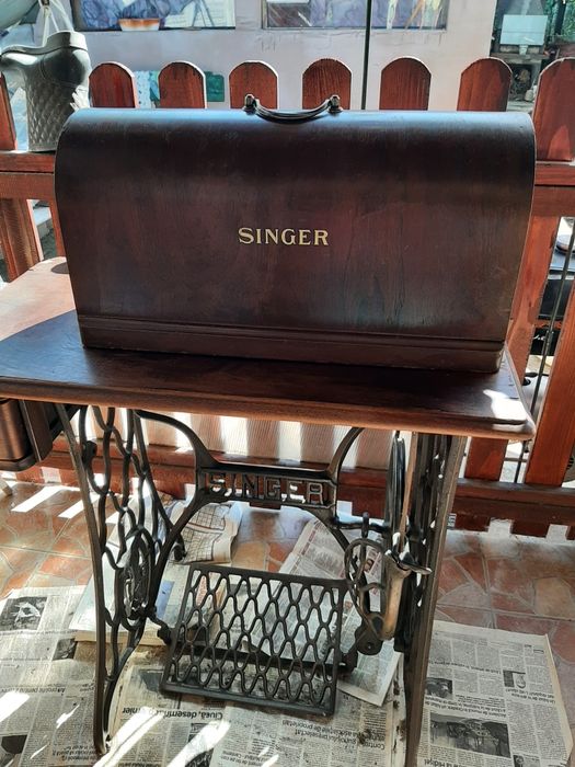 Mașină de cusut Singer