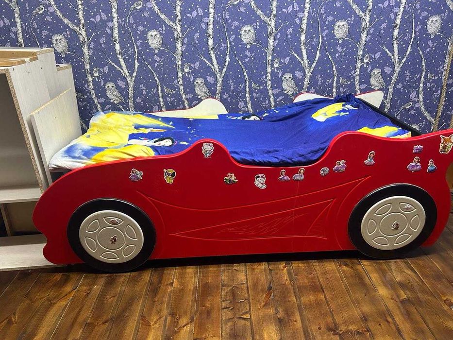 Красивая детская кроватка