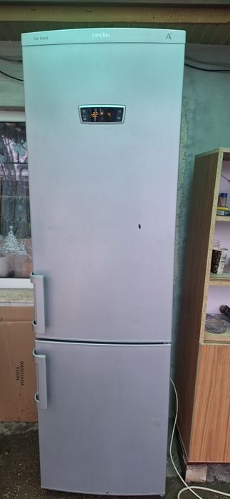 Vând frigider ARTIC..