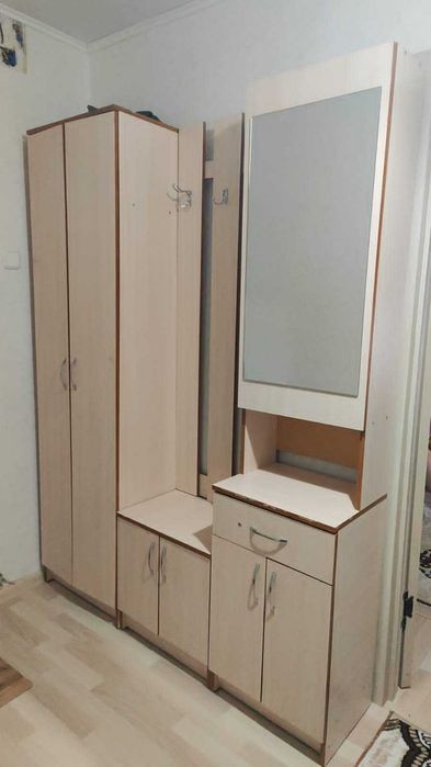 Продам прихожую.