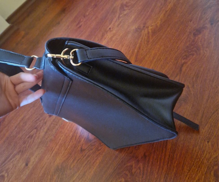 Дамска чанта с двойна дръжка