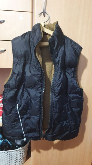 Продам жилетки на мальчика