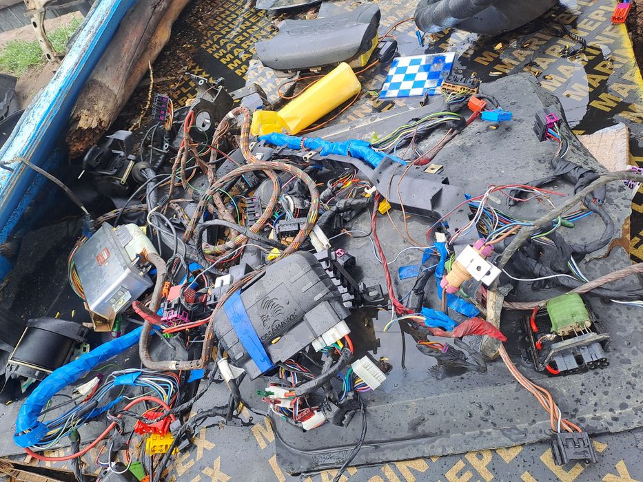 Продам запчасти ауди Б 4