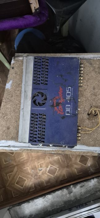 Продам сабвуфер с усилителем.