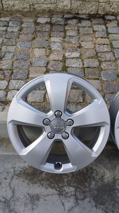 Оригинални лети джанти от Audi A3 5х112, 6J x 17H2 ET48.