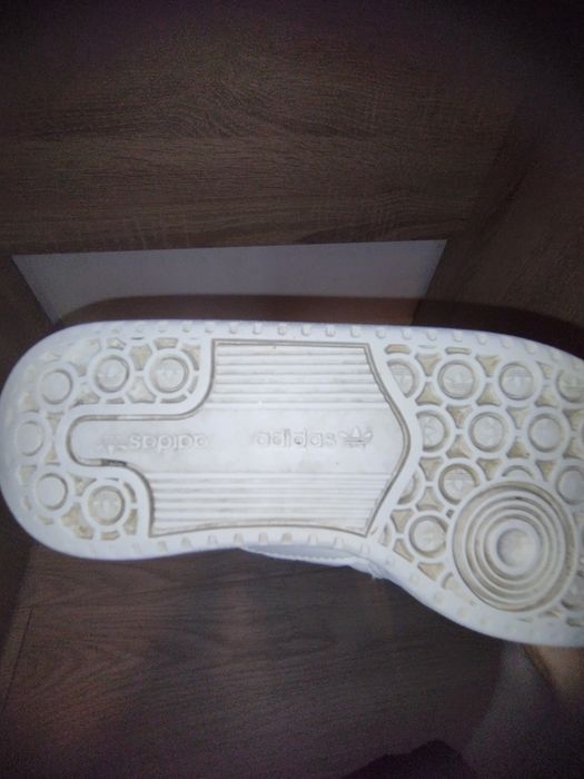 Adidasi de fete  .