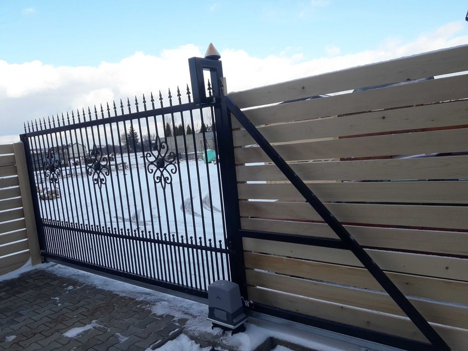 Porți, balustrade interioare si exterioare