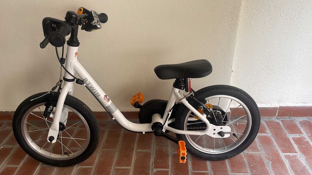 Bicicleta B-Twin aproape noua, folosita de doar 4 ori, stare impecabila !!!