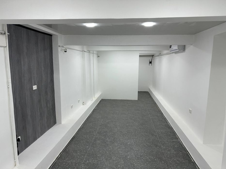 Шота руставелли. 1 линия сдаётся офис Доступ 24/7 .Цокольный этаж