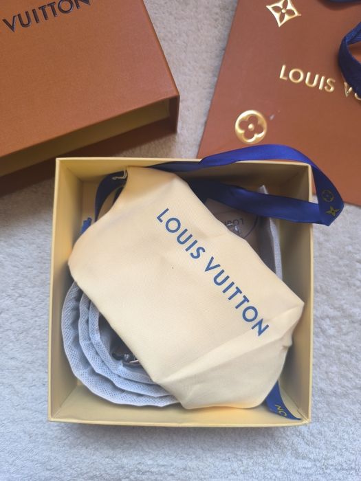 Различни модели колани