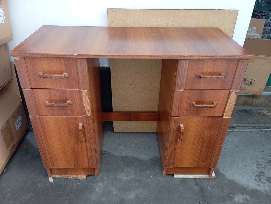 Продам трюмо с зеркалом