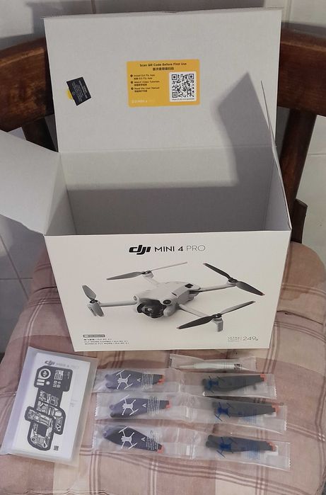DJI Mini 4 Pro Fly More Combo