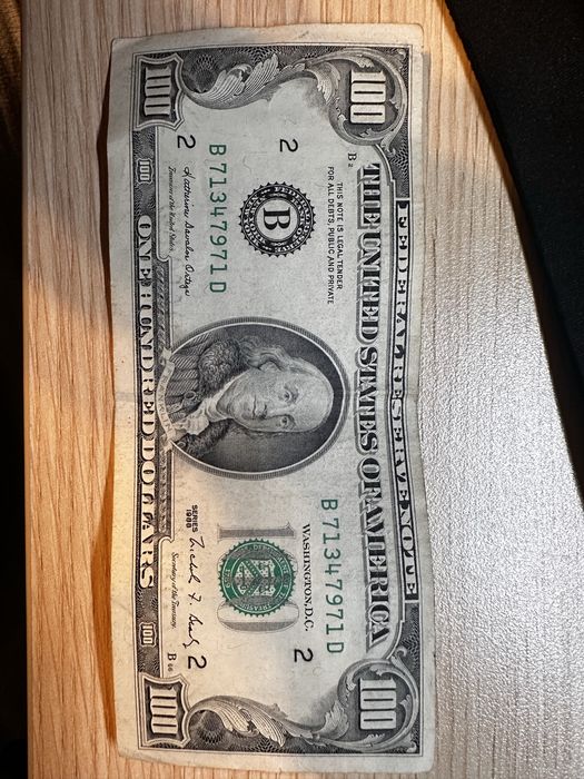 100  usd an1977 ,1988