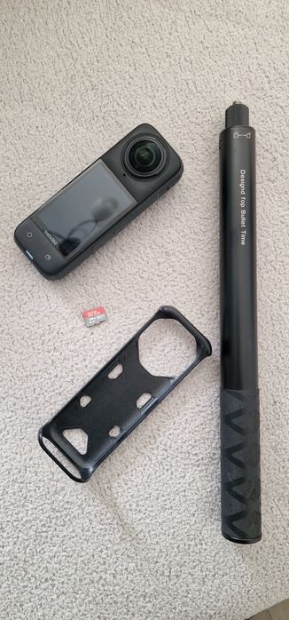 Vând camera insta360 x4 8k